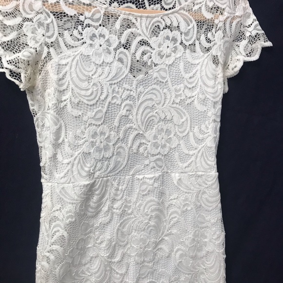 White dress - Picture 4 of 6